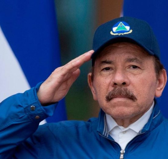Ortega arremete contra el Papa y la Iglesia