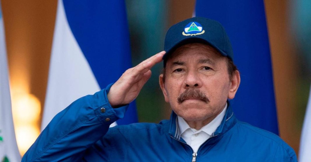 Ortega arremete contra el Papa y la Iglesia