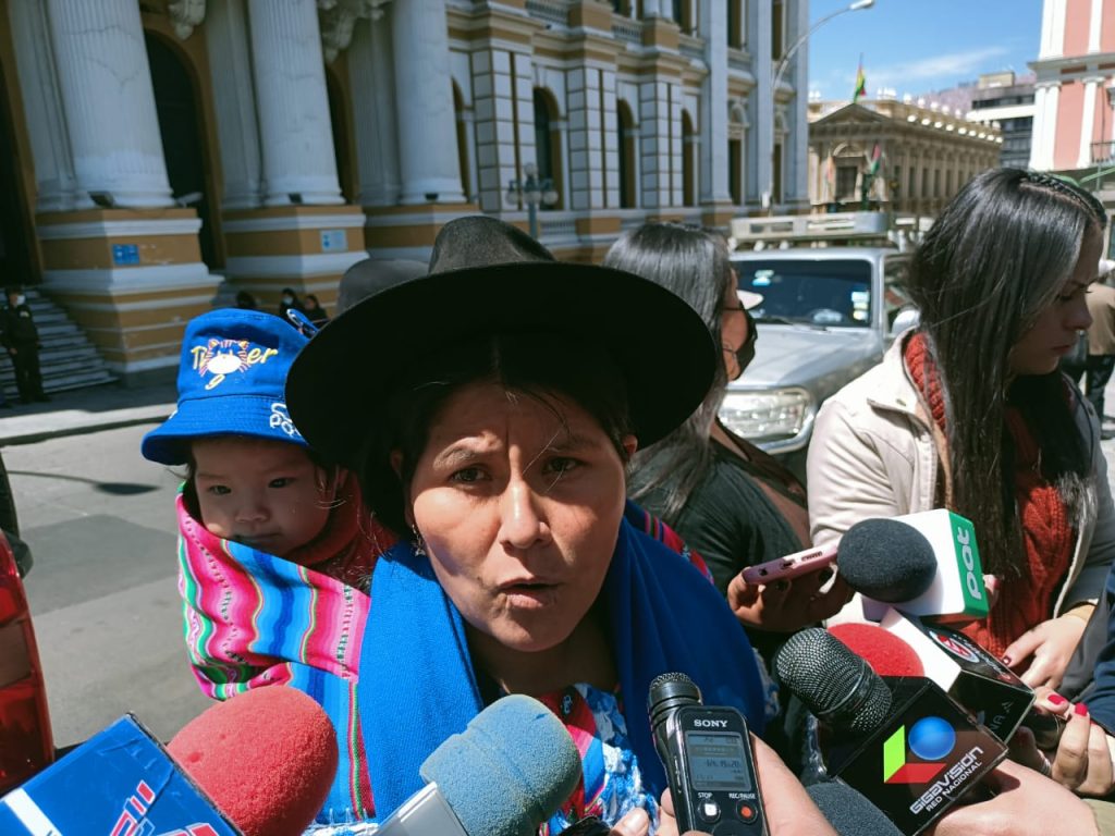 Mujeres "Bartolinas" piden a Camacho dejar de usar el Censo como excusa
