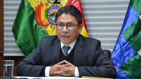 Ministro Lima ve incoherencias en normas emitidas en la gestión de Evo