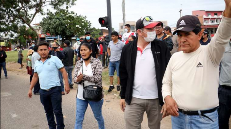 Reportan que diputada y concejal del MAS lideran grupos de violencia en Santa Cruz