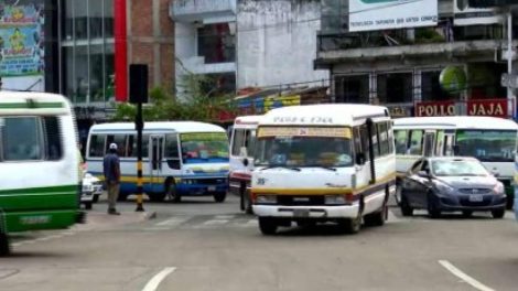 Transporte urbano cruceño se suma al pedido del Censo el 2023 y tienen al menos 12 puntos de bloqueo  