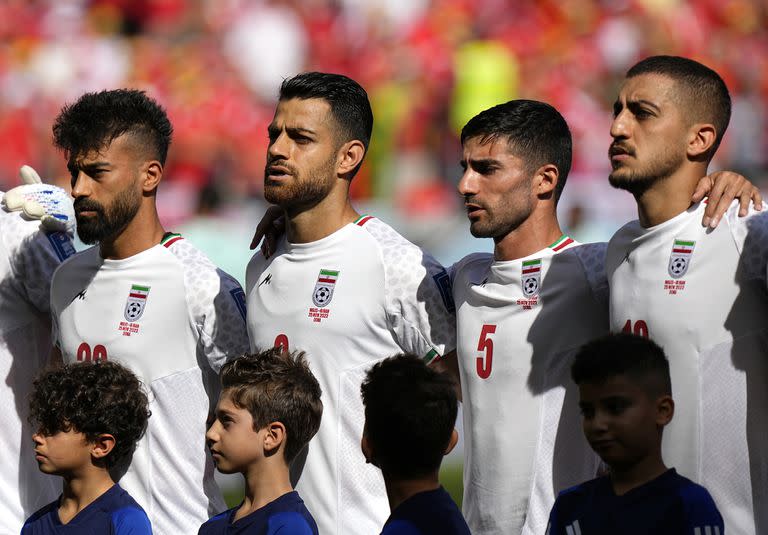 Gobierno iraní amenaza a jugadores de su selección con encarcelar o torturar a sus familiares si no se comportan en el Mundial