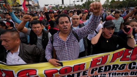 Perú: Afines a Pedro Castillo piden su liberación y convocatoria inmediata a elecciones