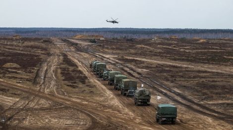 Bielorrusia inicia maniobras de preparación para el combate luego de una convocatoria para el servicio militar