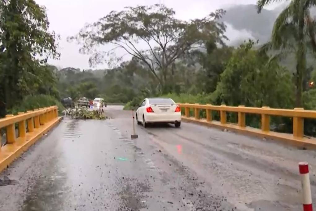 Debido a las lluvias y deslizamientos, cierran la nueva ruta entre Santa Cruz y Cochabamba