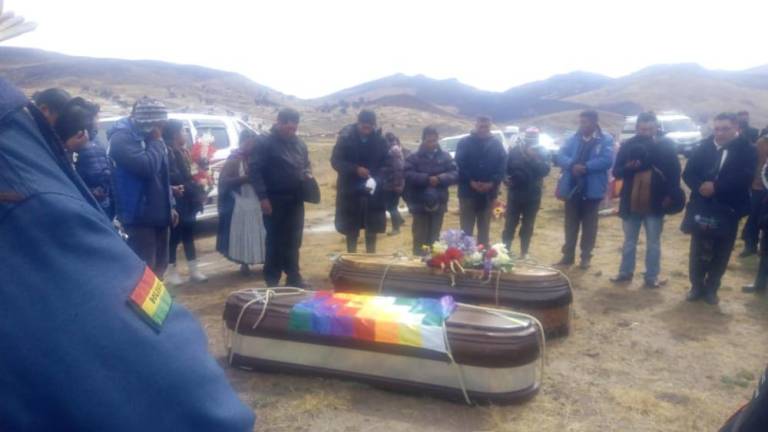 Familias de fallecidos en Achacachi piden compensación