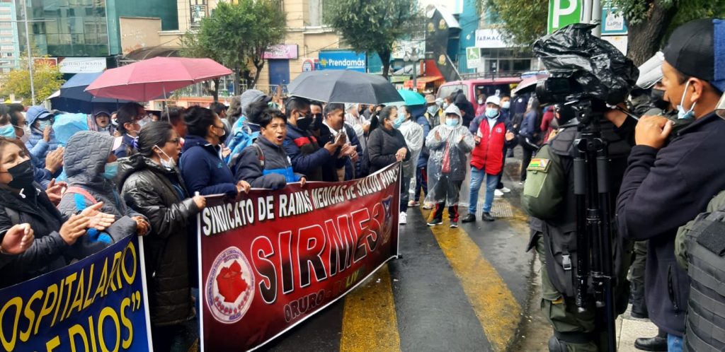 Salud de Oruro protesta en La Paz