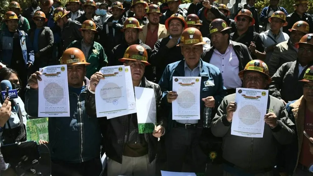 Mineros auriferos aceptan ley de oro / Tu Opinión.