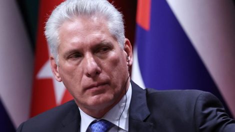 Miguel Díaz-Canel es reelegido como Presidente