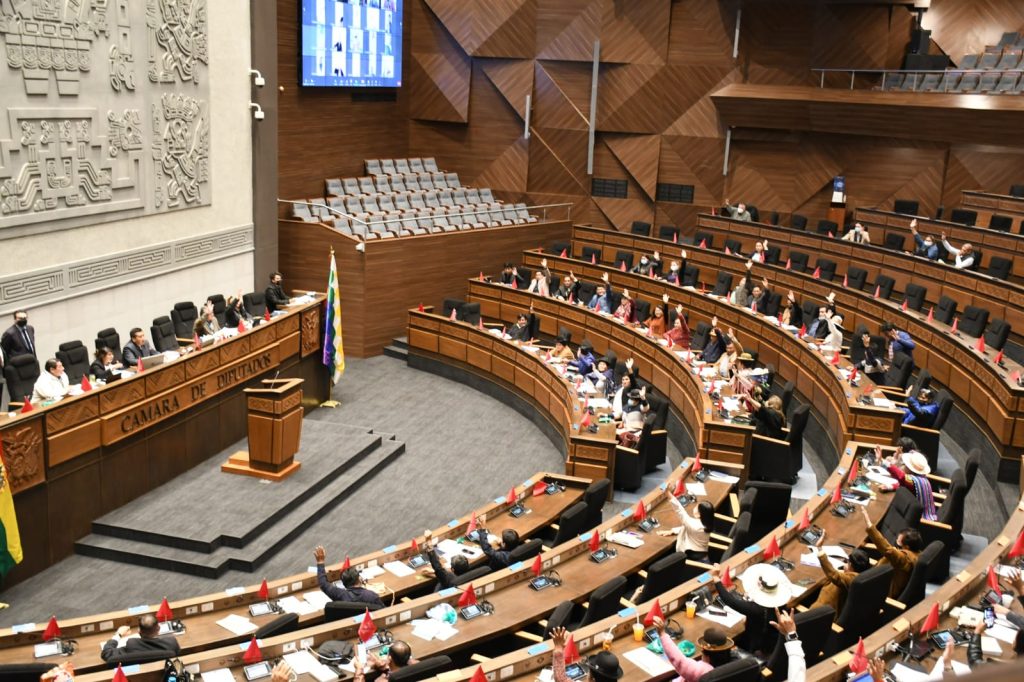 Aprueban en grande la Ley del Oro