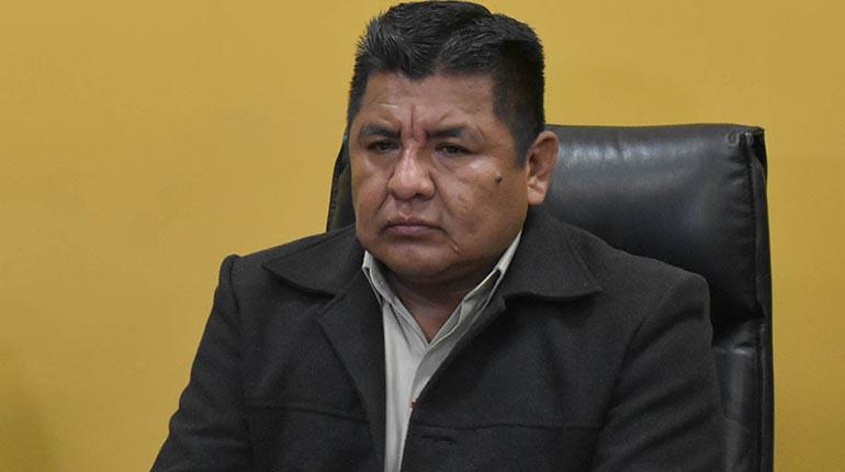 Juan Santos Cruz, exministro de Medio Ambiente y Agua, fue detenido tras prestar declaración a la Fiscalía, acusado de enriquecimiento ilícito. Descubre más sobre el caso aquí: