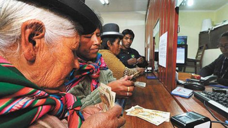 Renta Dignidad, un beneficio destinado a los adultos mayores de 60 años / La Voz de Tarija