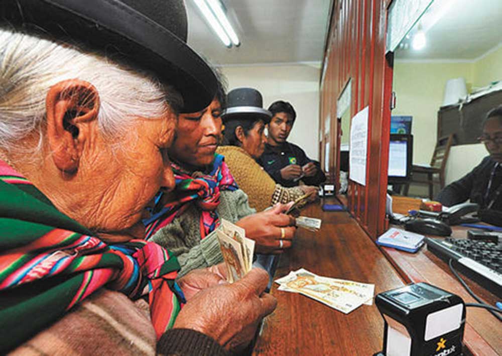 Renta Dignidad, un beneficio destinado a los adultos mayores de 60 años / La Voz de Tarija