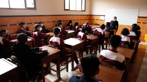 El ministro Omar Veliz ha confirmado que las clases finalizarán el 6 de diciembre / La Razón.