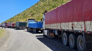 Bloqueos en Yapacaní causaron pérdidas al transporte interdepartamental