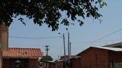 Comunidad ayorea bloquea ruta exigiendo justicia para joven detenido