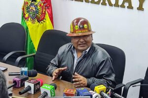 Ministro de Minería prohíbe operaciones mineras en áreas protegidas