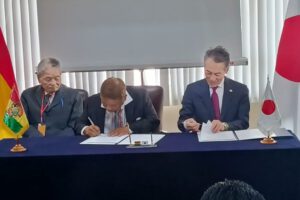 Embajada de Japón en Bolivia invierte en educación y agua potable