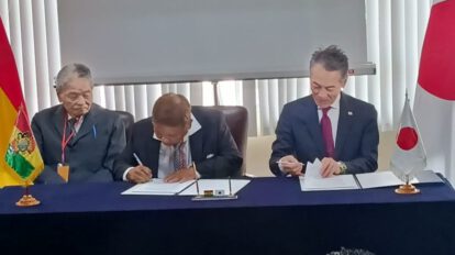 Embajada de Japón en Bolivia invierte en educación y agua potable