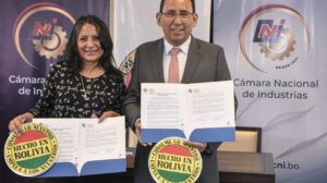 Convenio de Cooperación Interinstitucional entre Cámara Nacional de Industrias y Asociación Nacional de Periodistas de Bolivia