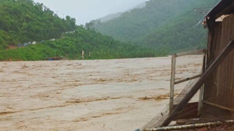 Desaparecen dos hombres en Guanay al intentar cruzar río en neumáticos