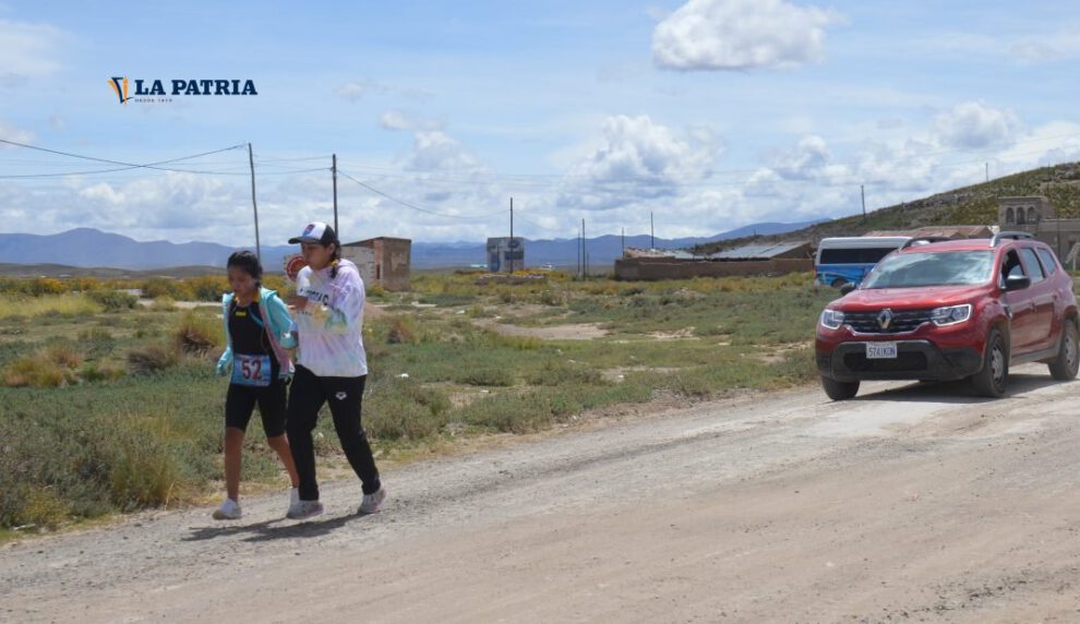 Competencia de acuatlón en el triatlón orureño