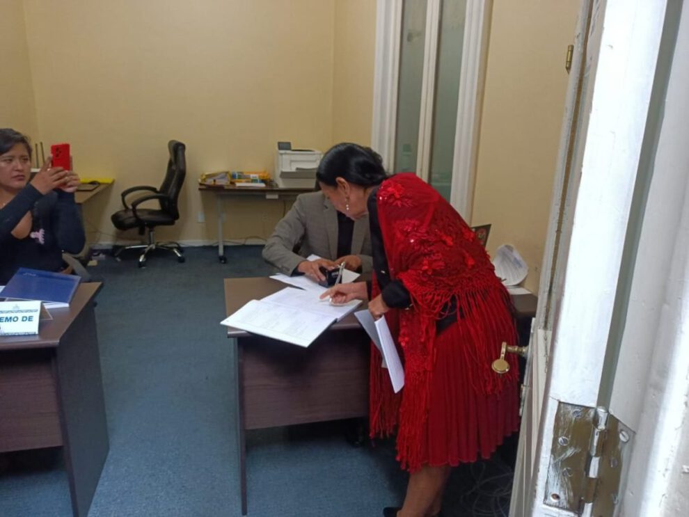 Discriminación en elecciones judiciales denunciada por Tomasa Yarhui