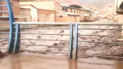 Huanuni inundaciones tras desbordamiento del Río Huanuni