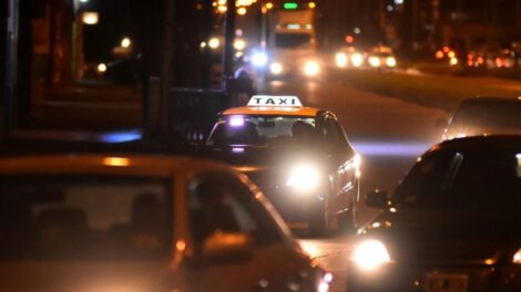 Brutal atraco y abuso deja a mujer en estado crítico