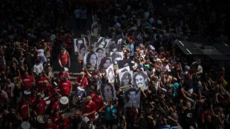 Ley contra funcionarios negacionistas en Argentina