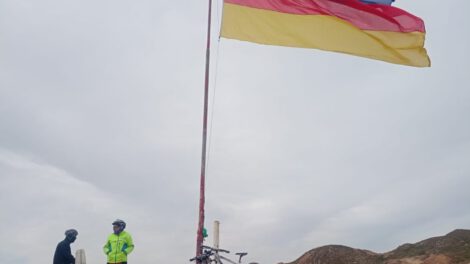 Robo de la bandera gigante del Litoral en el cerro Pie de Gallo
