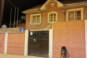 Brigada Parlamentaria Oruro cerrada por refacción
