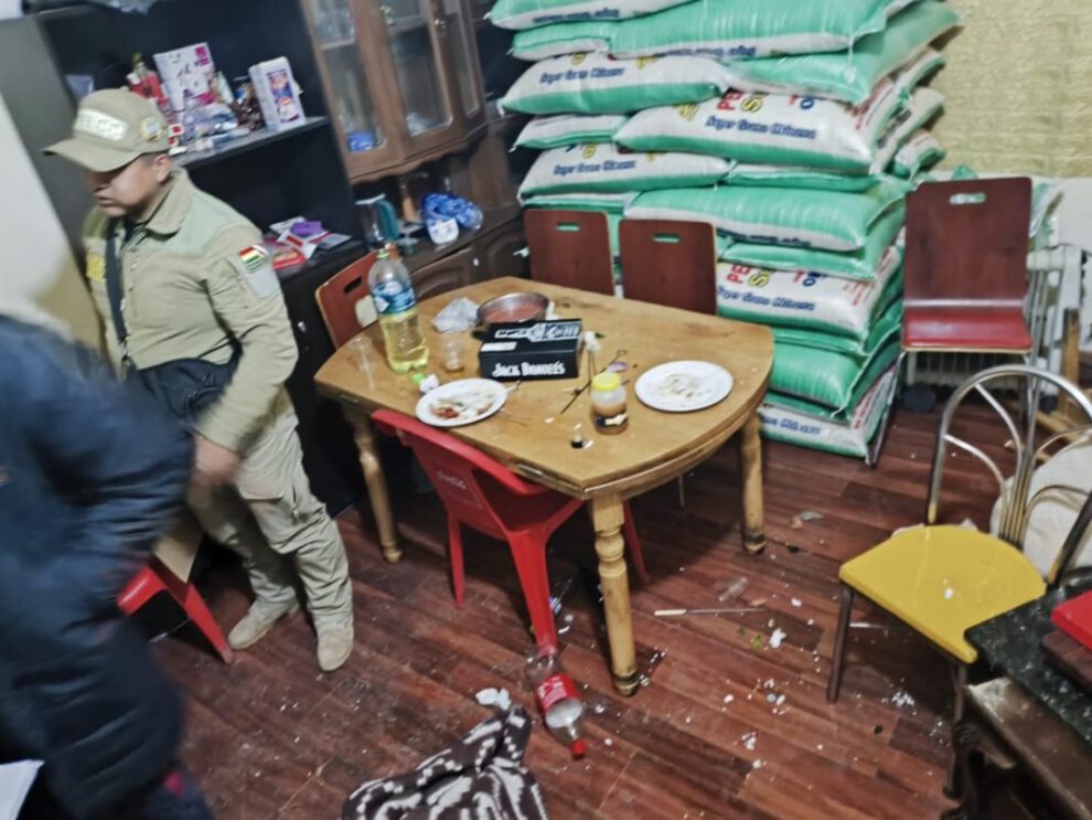 Alto funcionario policial arrestado en fiesta clandestina en Oruro