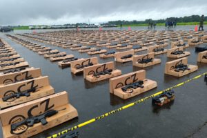 Entrega de armamento a la Policía para combatir el narcotráfico en Chimoré