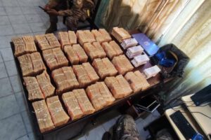 Interceptan vehículo con 25 millones de pesos argentinos en Bermejo