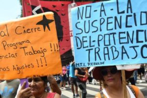 suspensión de planes sociales a migrantes en Argentina