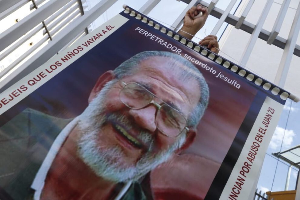 Caso Pedrajas: dictan arraigo y detención domiciliaria para jesuitas acusados de encubrir abusos sexuales