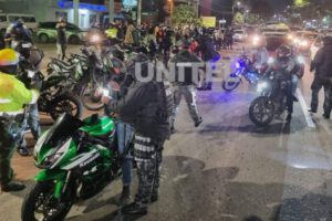 Carreras clandestinas de motocicletas en Santa Cruz