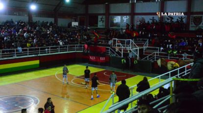 Libobásquet en el coliseo del colegio Saracho