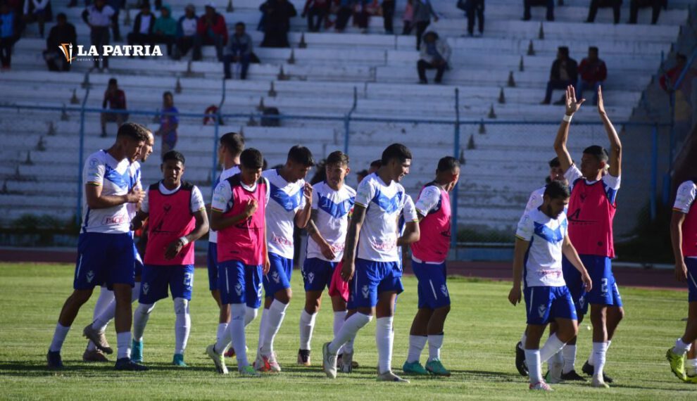 Jugadores de GV San José celebran el triunfo conseguido ante Always Ready