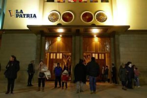 Fieles conmemoran la Última Cena en tradicional visita a templos