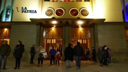 Fieles conmemoran la Última Cena en tradicional visita a templos