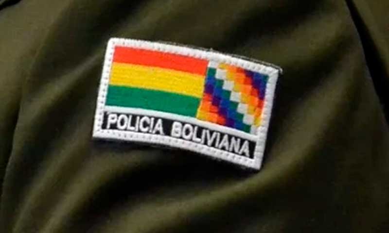 Abuso de adolescente en comisaría