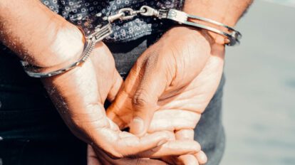 Arrestan a 40 personas por consumo de alcohol durante peregrinación en La Paz