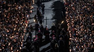 Papa Francisco renuncia a presidir vía crucis por motivos de salud