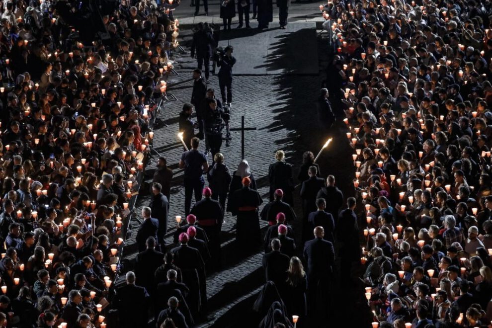 Papa Francisco renuncia a presidir vía crucis por motivos de salud