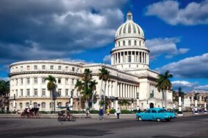 Modelos económicos socialistas en Cuba y China-Vietnam