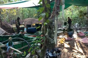 Destrucción de fábricas de droga en el Chapare