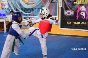 Taekwondo infantil en torneo selectivo